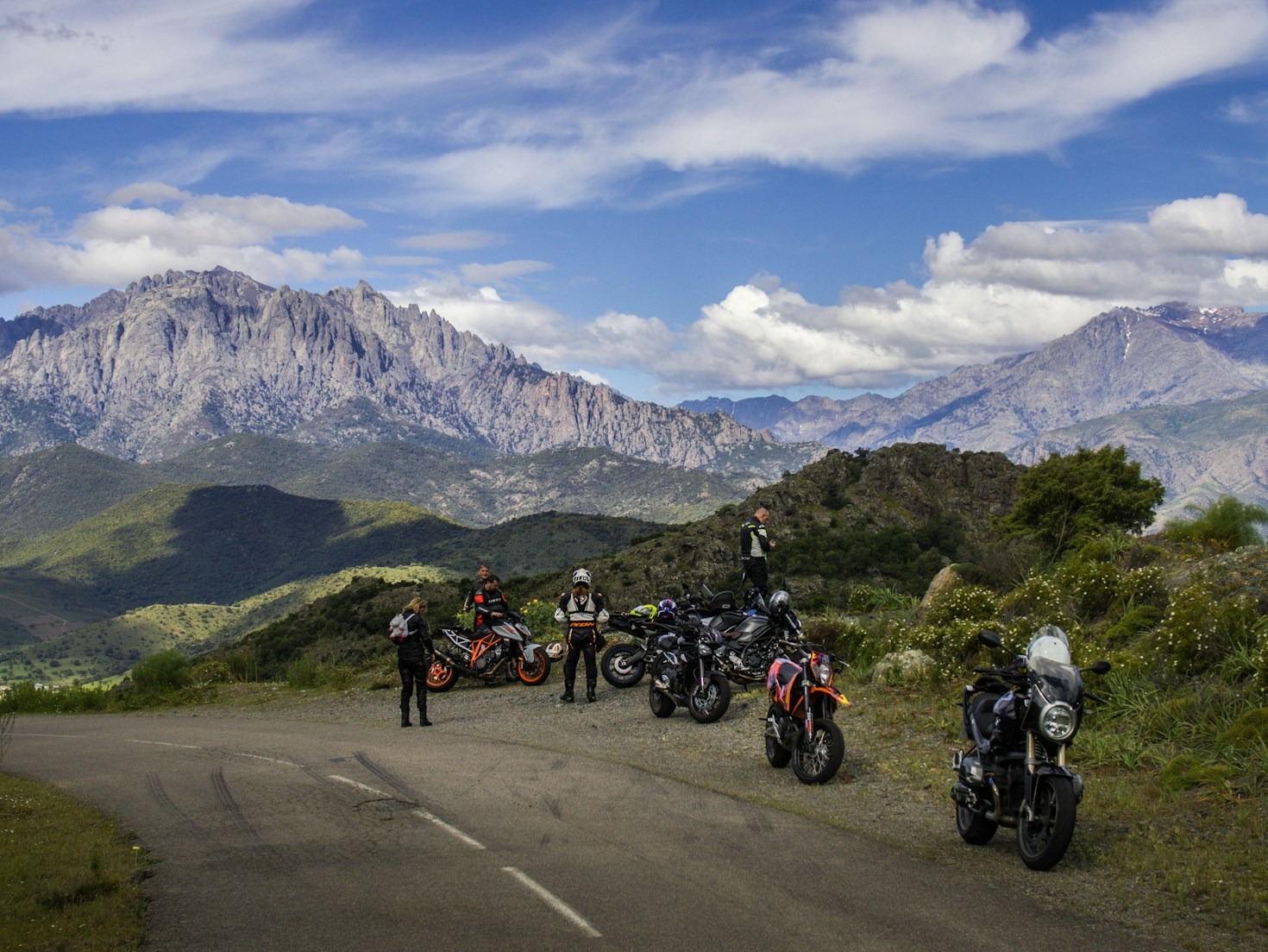 Roadside Diners, New Friends, and Open Throttle
